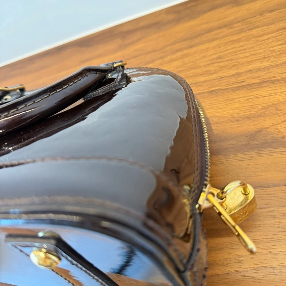 Louis Vuitton Vernis Alma BB In Amarante - Picture 2 of 10